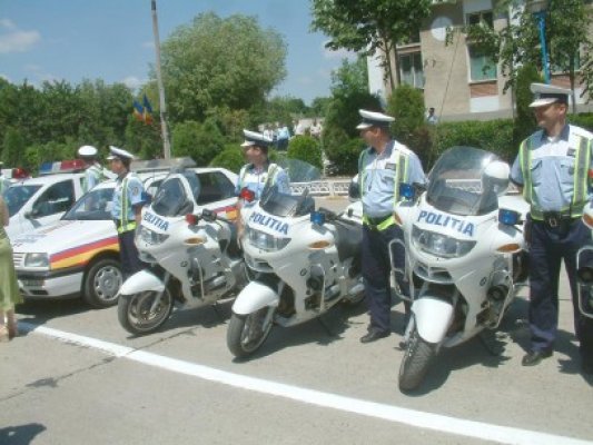 Poliţiştii se pregătesc de petrecere: vor plăti 90 de lei pentru balul de la Neptun